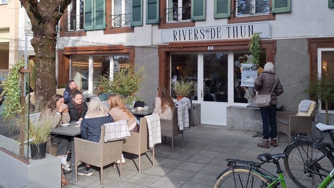 Riverside &ndash; wo Stadt auf Sommer trifft