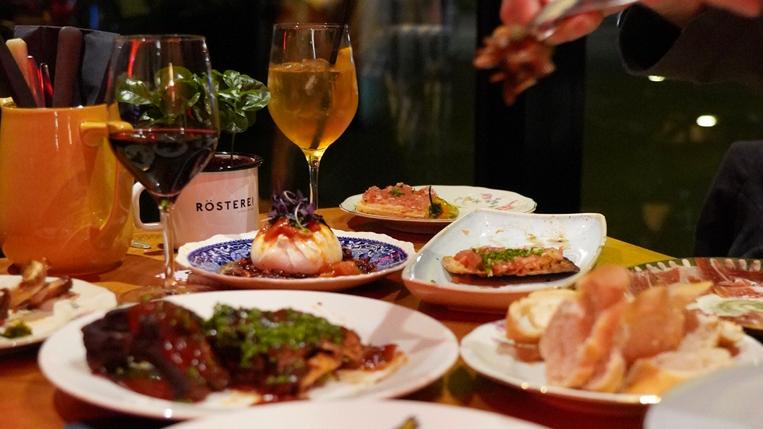 Pop-Up Tapa la Boca und Brunch-Bar im Kino REX Restaurant