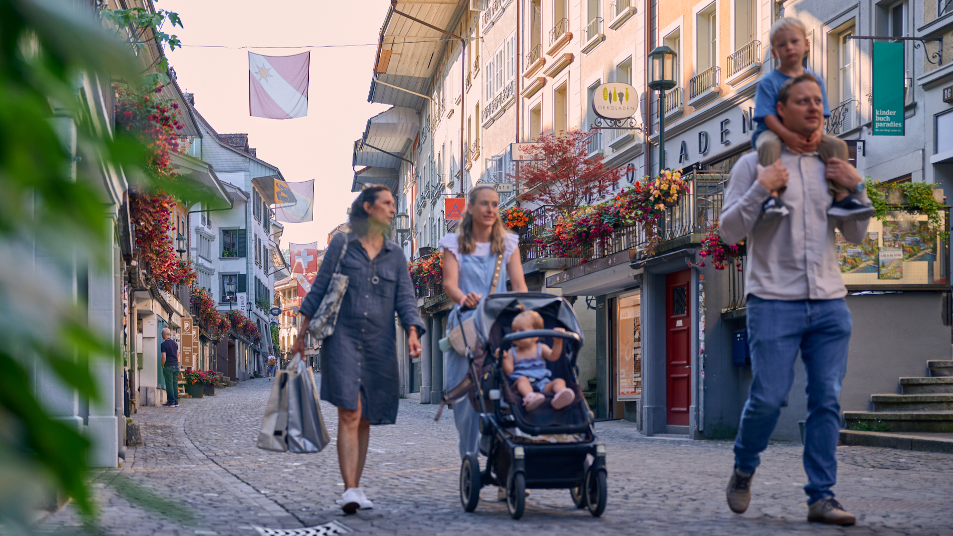 Öffnungszeiten 2025 - Shopping in der Thuner Innenstadt