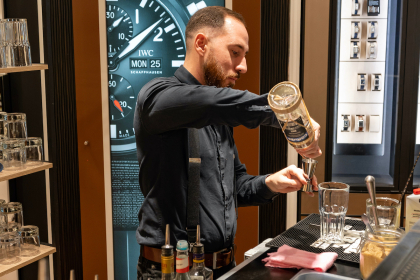 Bl&auml;uer Bijouterie & Uhren