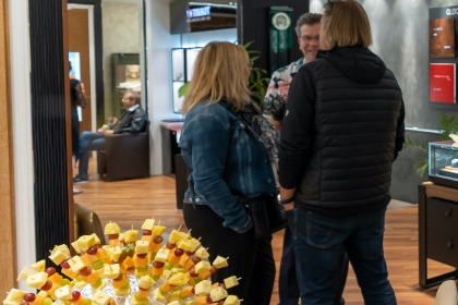 Bl&auml;uer Bijouterie & Uhren