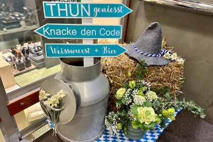BlauerUhrenundBijouterie_1.jpeg
